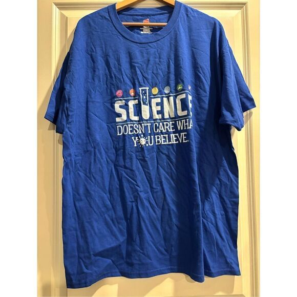 Science Doesn't Care What You Believe T-shirt size XL - Picture 1 of 2